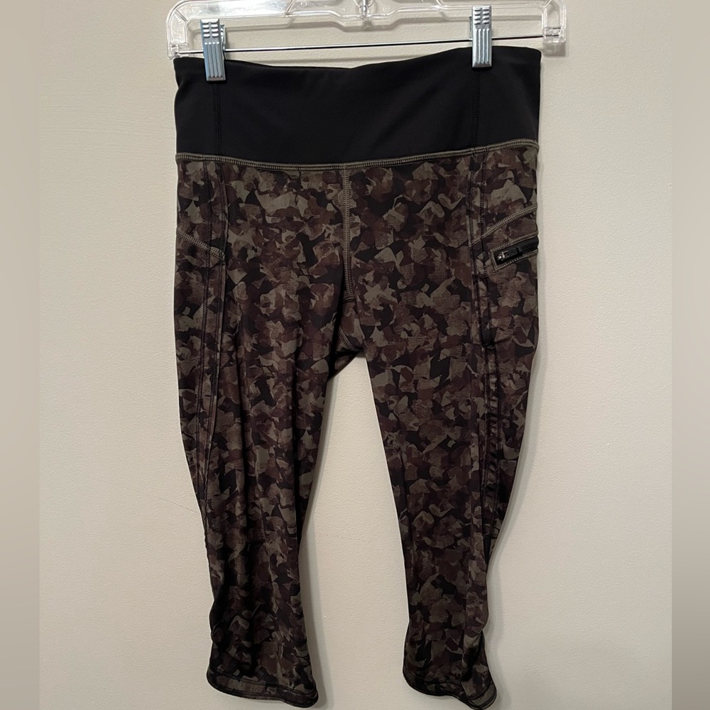 💗 Lululemon “Run Top Speed” Cropped Legging Camo Pattern Women’s size 4